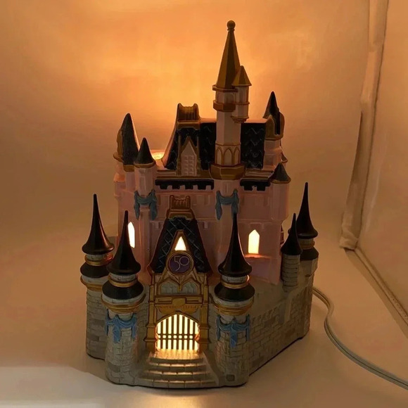 HTF~Scentsy Walt Disney World 50th Anniversary Cinderella Castle Wax Warmer - Picture 2 of 16